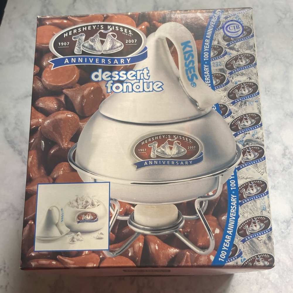 NIB Hershey  Fondue Pot for Kitchen